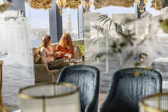 UNIWORLD Boutique River Cruises S.S. La Venezia Panini Bar Lifestyle 3.jpeg